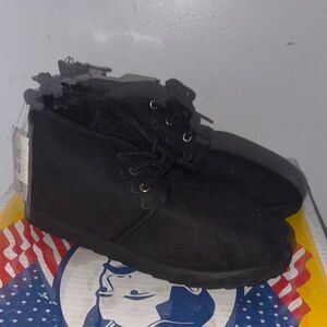 2 New Highland Outdoor fur lined shoes size 2-3